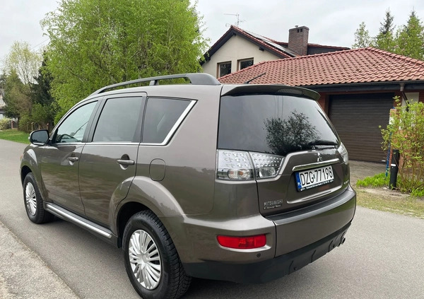 Mitsubishi Outlander cena 25900 przebieg: 285147, rok produkcji 2010 z Hrubieszów małe 106